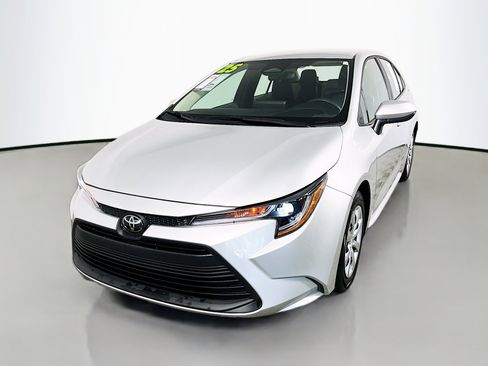Used 2025 Toyota Corolla LE w/ Convenience Package image 10