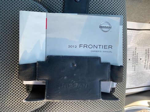 Used 2012 Nissan Frontier SV w/ SV Premium Utility Pkg image 30