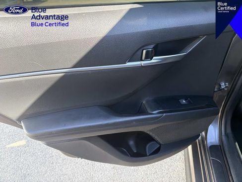Used 2020 Toyota Camry SE FWD image 10