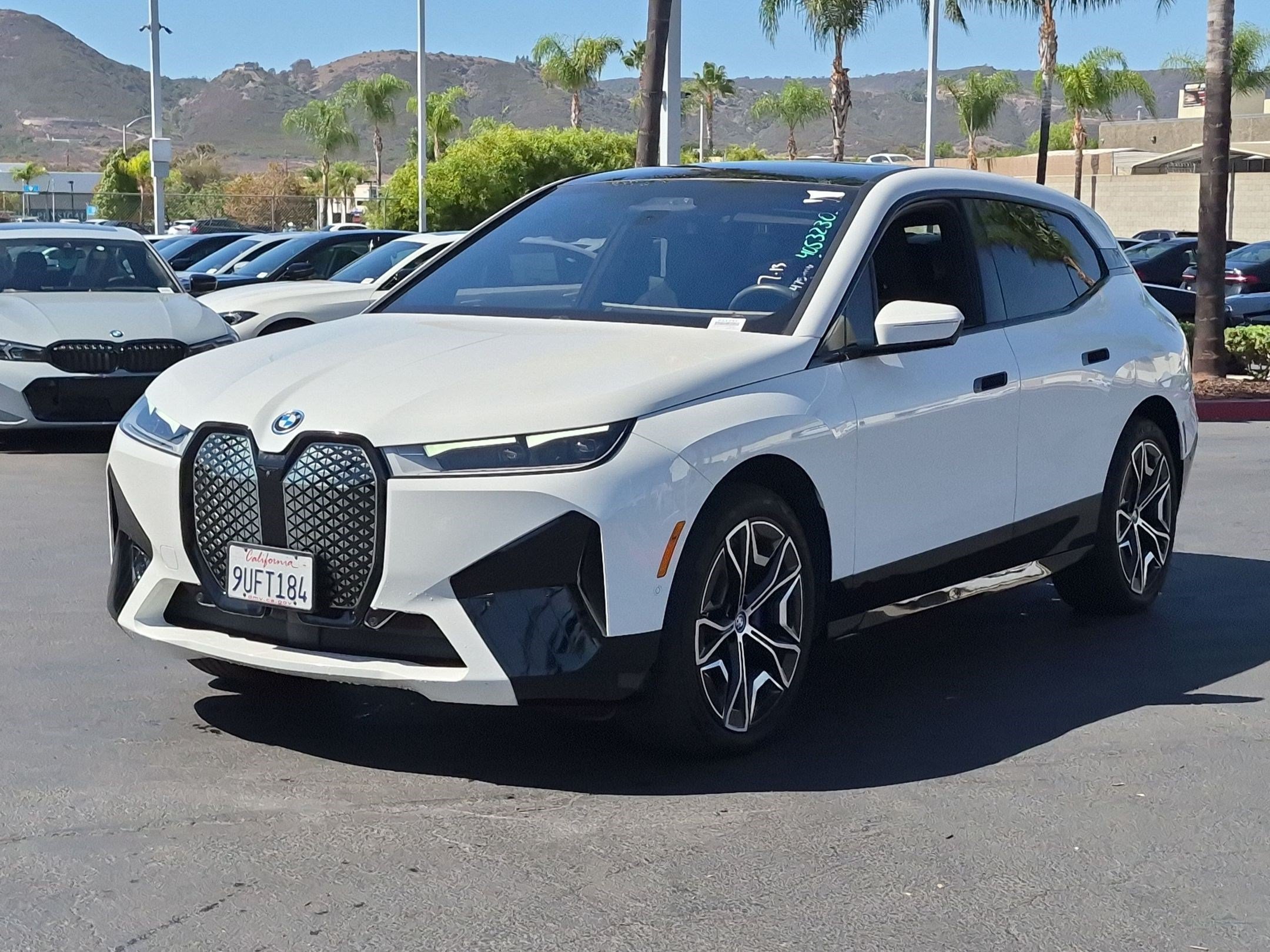 Certified 2025 BMW iX xDrive50 AWD/4WD image 5