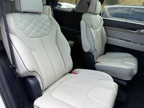 Used 2022 Hyundai Palisade Calligraphy FWD image 17