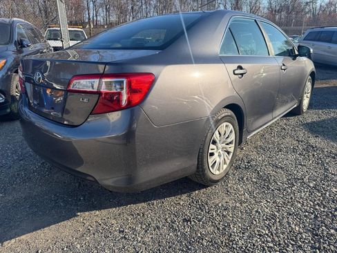 Used 2014 Toyota Camry LE image 6