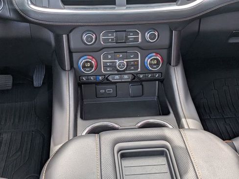 Used 2024 GMC Yukon AT4 w/ Technology Package AWD/4WD image 19