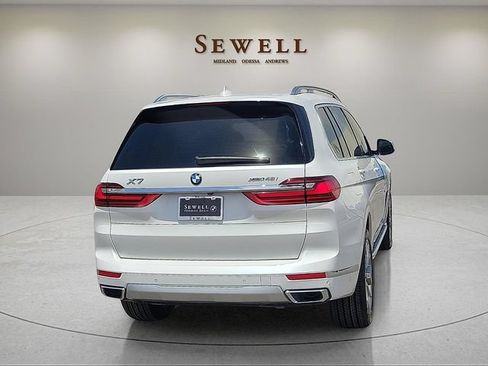 Used 2021 BMW X7 xDrive40i w/ Premium Package 2 AWD/4WD image 5