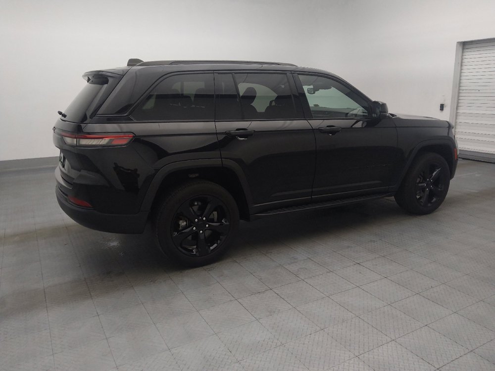 Used 2023 Jeep Grand Cherokee Altitude RWD image 10