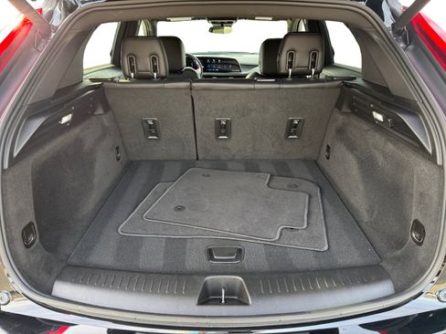 Used 2024 Cadillac XT4 Luxury w/ Cold Weather Package image 17