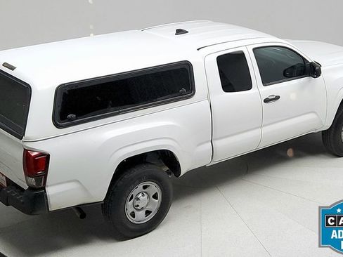 Used 2019 Toyota Tacoma SR image 15