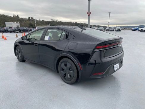 New 2026 Toyota Prius LE image 8