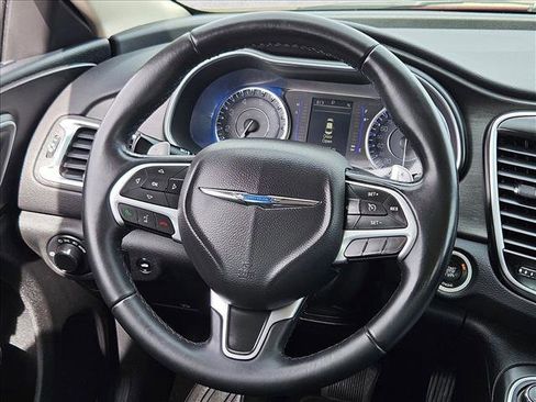 Used 2016 Chrysler 200 Limited w/ Convenience Group image 11