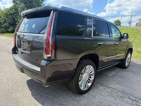 Used 2017 Cadillac Escalade Platinum AWD/4WD image 7