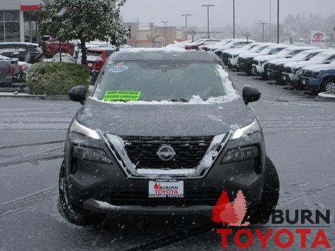 Used 2023 Nissan Rogue S image 21