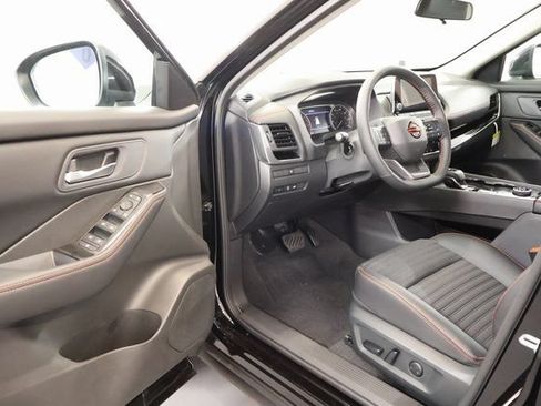 New 2026 Nissan Rogue SV AWD/4WD image 9
