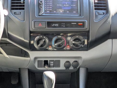 Used 2012 Toyota Tacoma PreRunner image 19