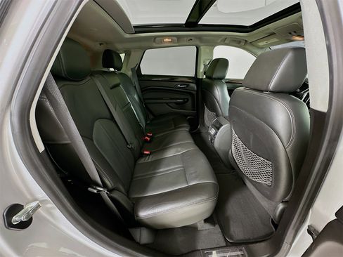 Used 2016 Cadillac SRX Luxury image 28