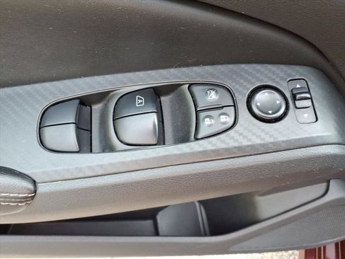 Used 2024 Nissan Altima 2.5 SV FWD image 24