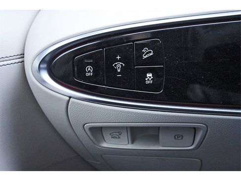 Used 2023 Genesis GV70 2.5T w/ Advanced Package image 21