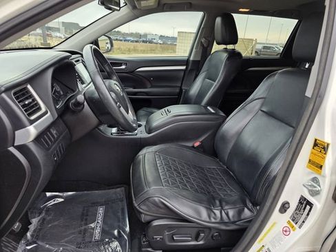 Used 2016 Toyota Highlander XLE image 9