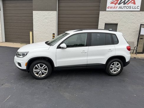 Used 2017 Volkswagen Tiguan S FWD image 3