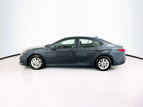 Used 2025 Toyota Camry LE image 4