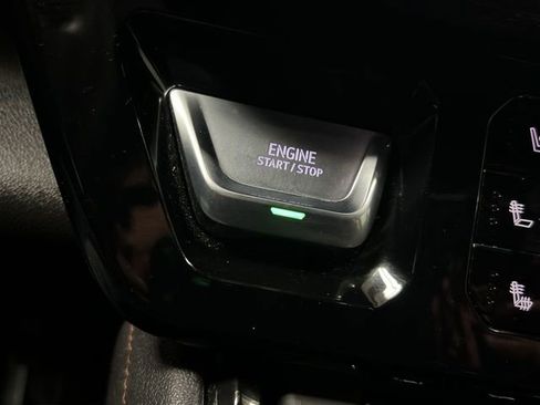 Certified 2025 GMC Sierra 1500 AT4 w/ Technology Package AWD/4WD image 17