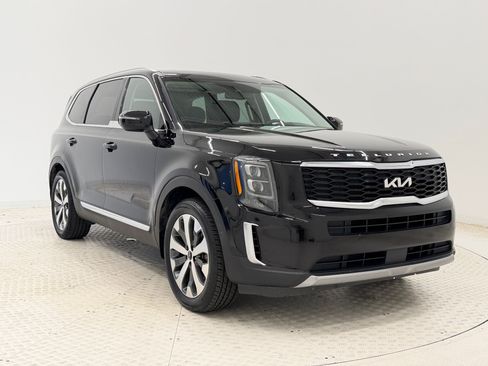 Used 2022 Kia Telluride EX w/ EX Premium Package FWD image 7