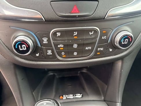 Used 2020 Chevrolet Equinox Premier AWD/4WD image 25