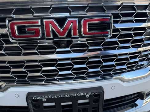 Used 2024 GMC Terrain Denali w/ Denali Premium Package AWD/4WD image 23