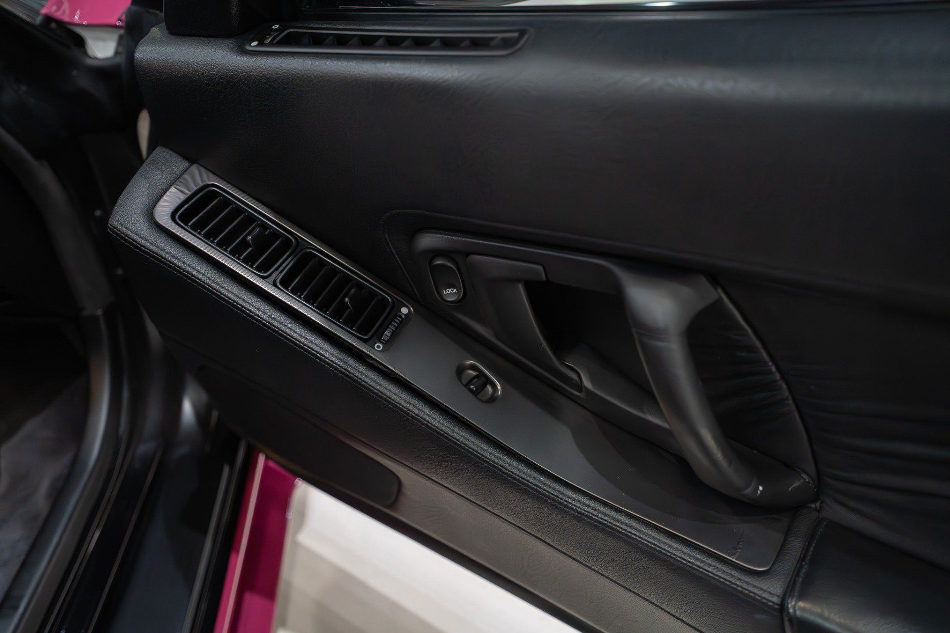 Used 1992 Acura NSX RWD image 19