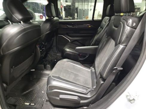 Used 2022 Jeep Grand Cherokee L Laredo AWD/4WD image 12