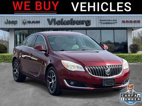 Used 2017 Buick Regal Sport Touring image 1