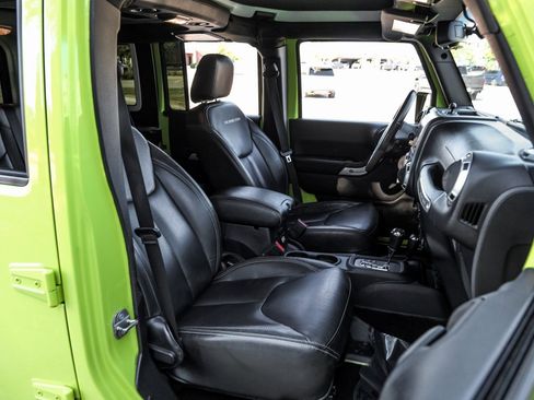 Used 2017 Jeep Wrangler Unlimited Rubicon image 35