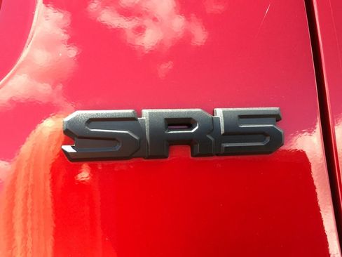 Used 2025 Toyota Tacoma SR5 AWD/4WD image 4