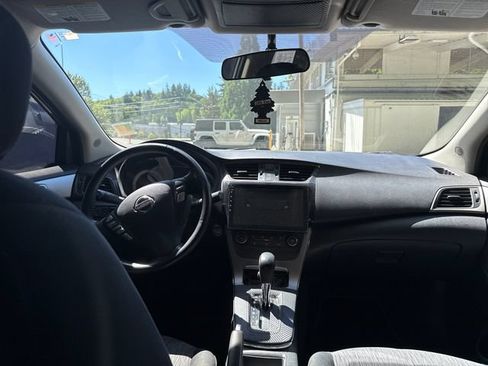 Used 2014 Nissan Sentra SV w/ SV Driver Package FWD image 11