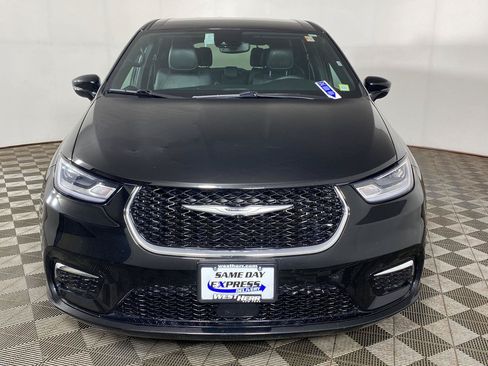 Used 2025 Chrysler Pacifica Select FWD image 5