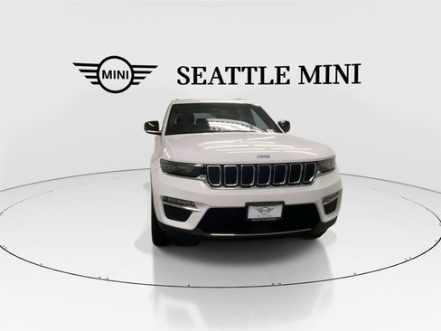 Used 2024 Jeep Grand Cherokee Limited 4xe AWD/4WD image 3