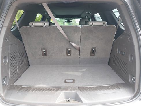 Used 2021 Chevrolet Tahoe LT w/ LT Signature Package image 14