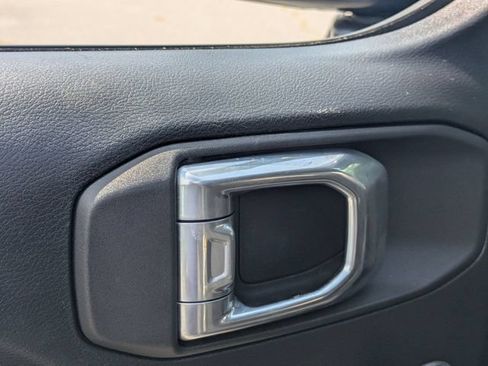 Used 2022 Jeep Wrangler Unlimited Sport AWD/4WD image 12