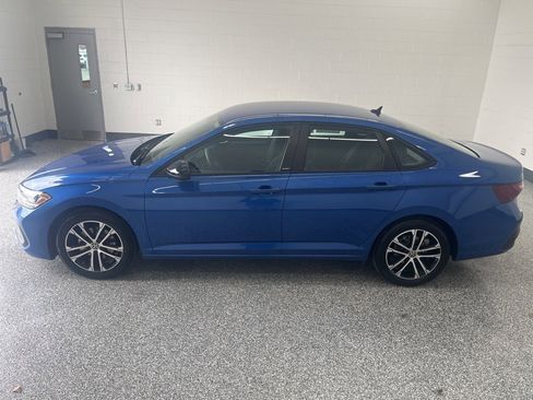 Certified 2023 Volkswagen Jetta Sport image 3