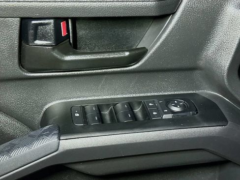 Certified 2025 Toyota Tacoma SR5 AWD/4WD image 15