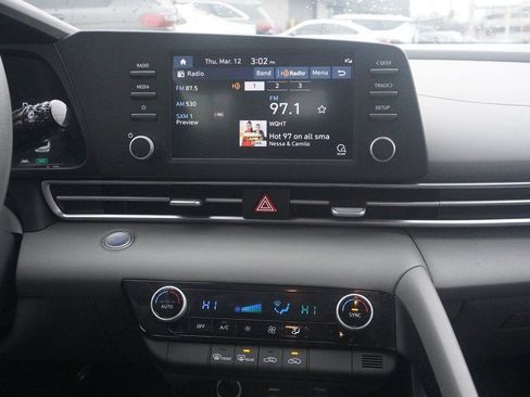 Used 2023 Hyundai Elantra SEL FWD image 35