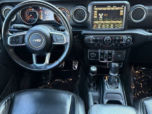 Used 2018 Jeep Wrangler Unlimited Sahara AWD/4WD image 25