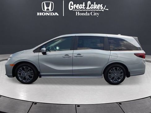 New 2026 Honda Odyssey Touring image 2