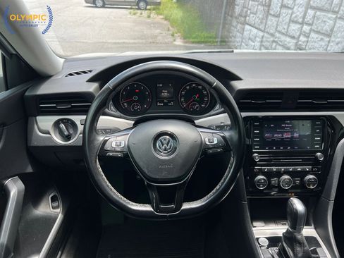 Used 2020 Volkswagen Passat 2.0T SE FWD image 23