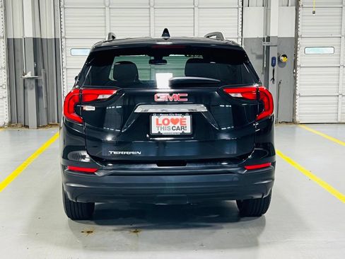 Used 2021 GMC Terrain SLE w/ Driver Convenience Package FWD image 16