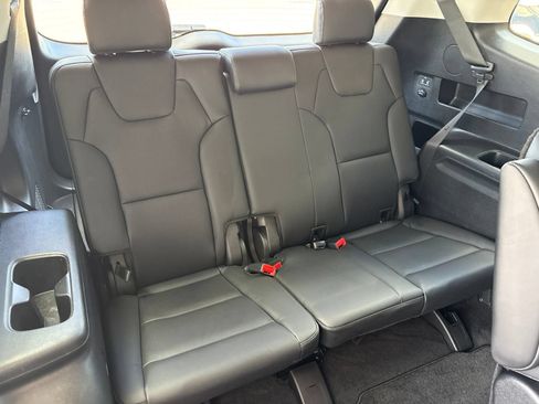 Used 2025 Kia Telluride S FWD image 19