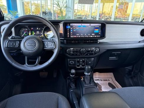 Used 2024 Jeep Wrangler Unlimited AWD/4WD image 12
