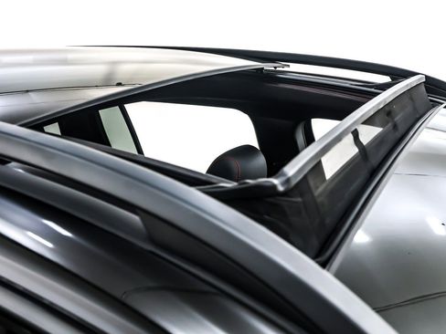 Used 2024 Mercedes-Benz GLB 250 image 23