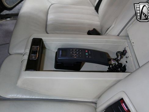 Used 1990 Rolls-Royce Silver Spur image 20