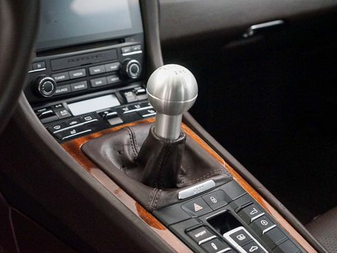 Used 2018 Porsche 911 Carrera 4 image 28