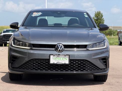 Used 2025 Volkswagen Jetta Sport FWD image 6